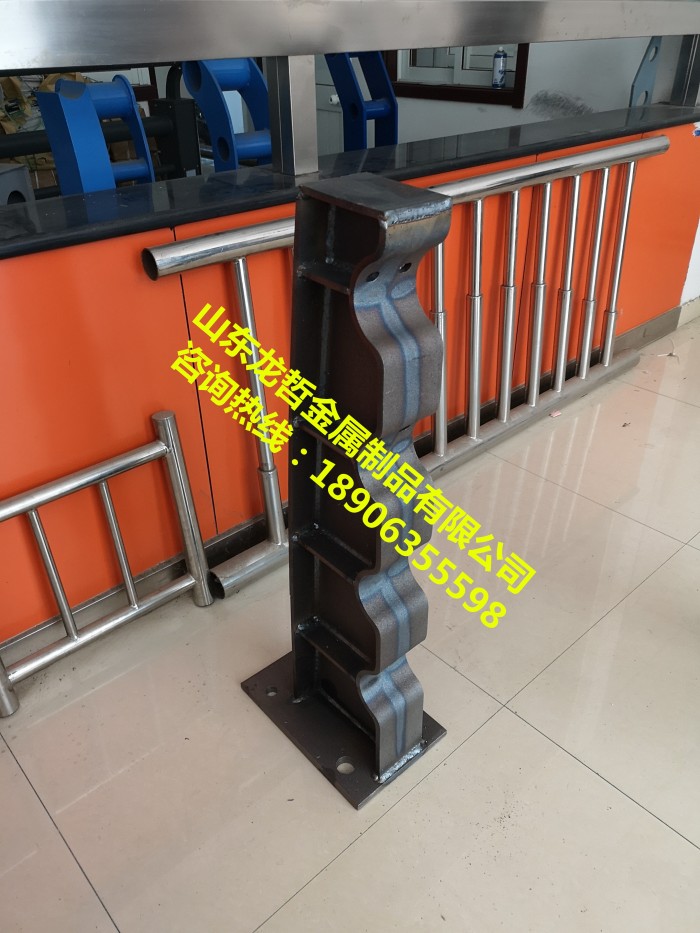 防撞護欄，防撞立柱